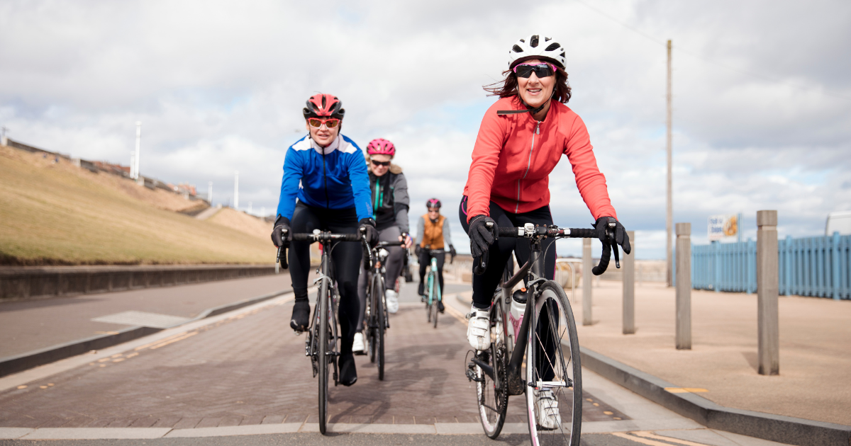 Winter Cycling: How to cycle safely, dry and in comfort during the darker months ahead?